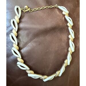 Vintage Trifari Necklace Gold Tone & White Enamel